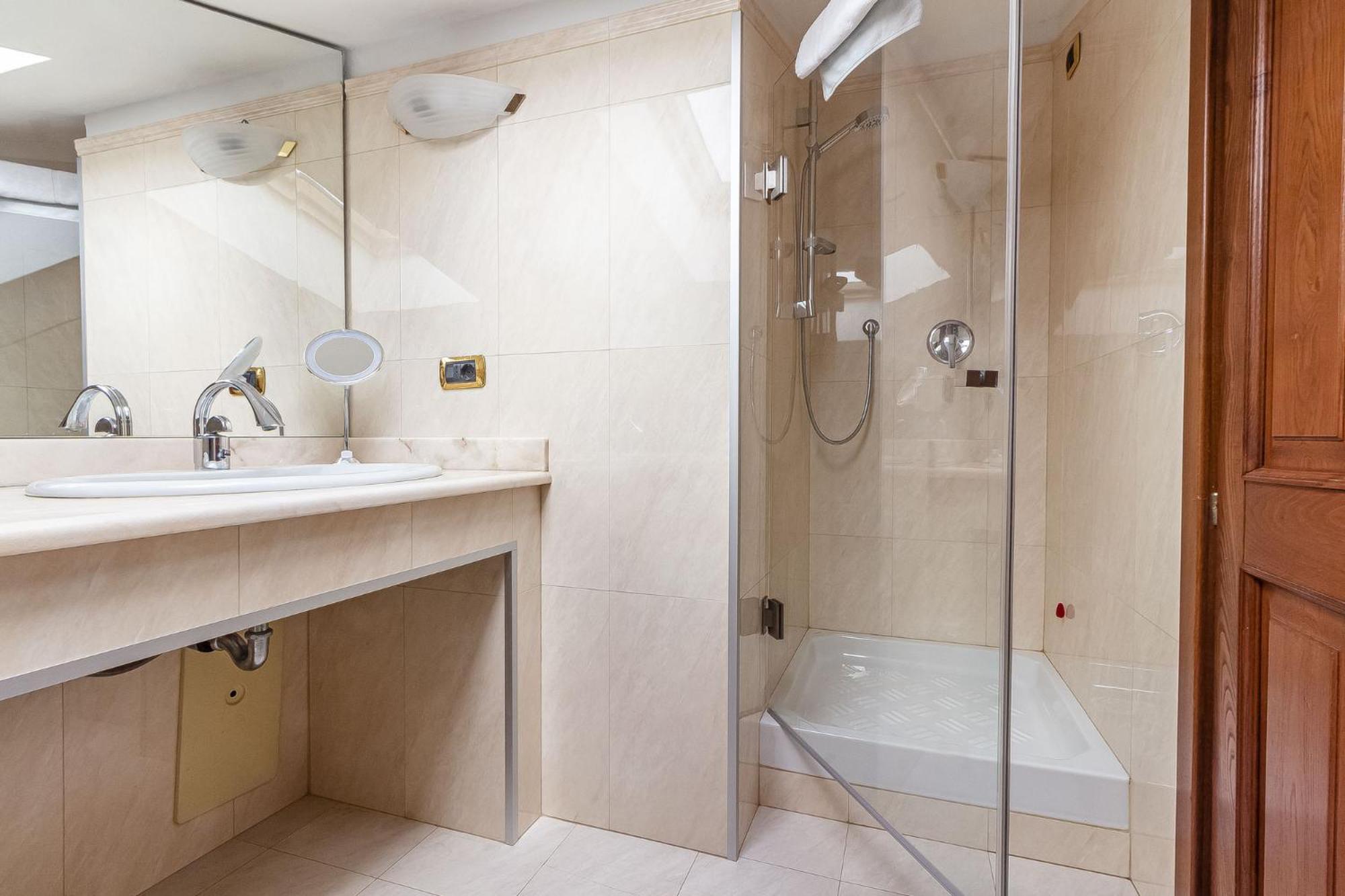 Exclusive Roth Apartments ساساري المظهر الخارجي الصورة