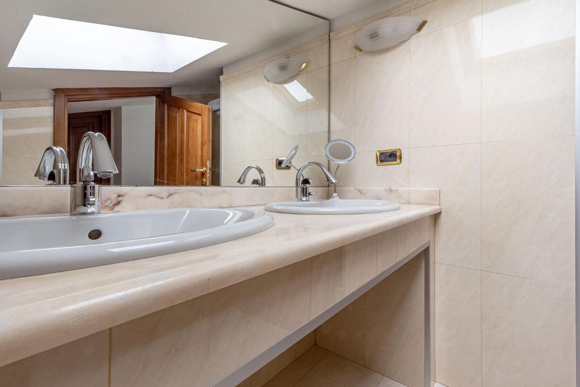 Exclusive Roth Apartments ساساري المظهر الخارجي الصورة